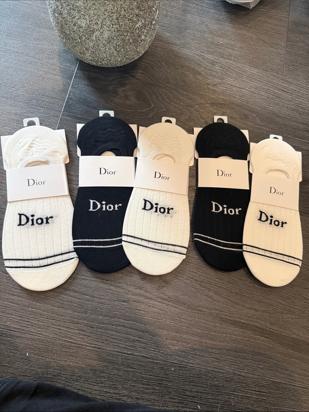 Fashion  Low-Cut Athletic Socks in Black & White (5-Pack)